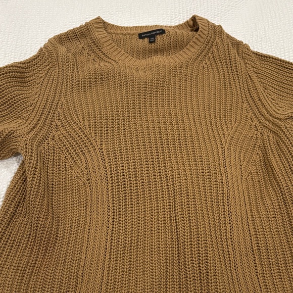 Banana Republic Camel Knit Sweater - Picture 5 of 5